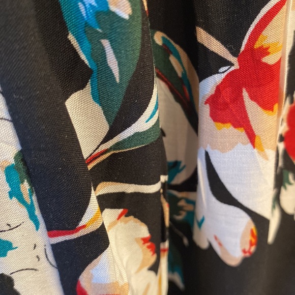 NWOT💕 Beautiful Flowing Maxi w/Pockets - Picture 3 of 8